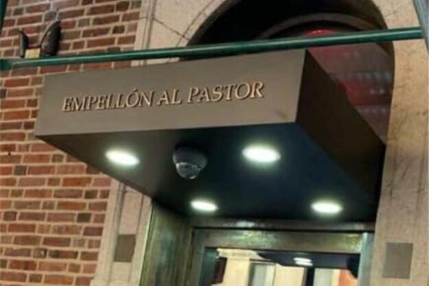 comparing-aluminum-steel-and-glass-canopies-whats-best-for-your-business