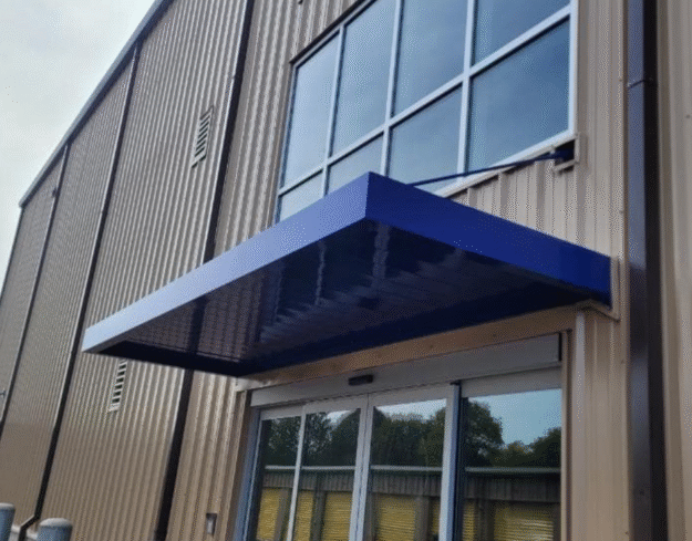10-revenue-boosting-benefits-of-architectural-metal-awnings-for-hospitality-businesses